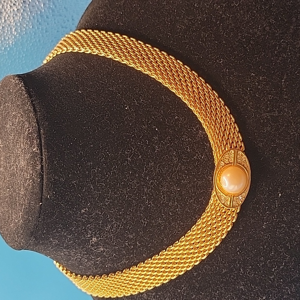 Gold Choker Necklace with Pearl Centerpiece